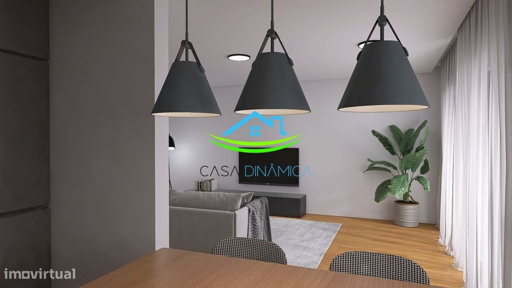 Apartamento T3 com parqueamento e boas varandas