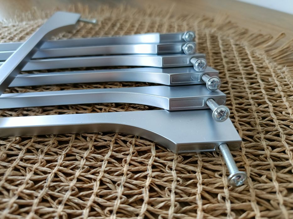 Uchwyty meblowe szuflady szafki jak nowe 7 sztuk Polecam