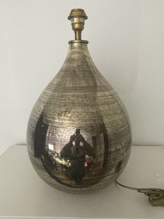 Ceramiczna lampa stołowa bez abażuru