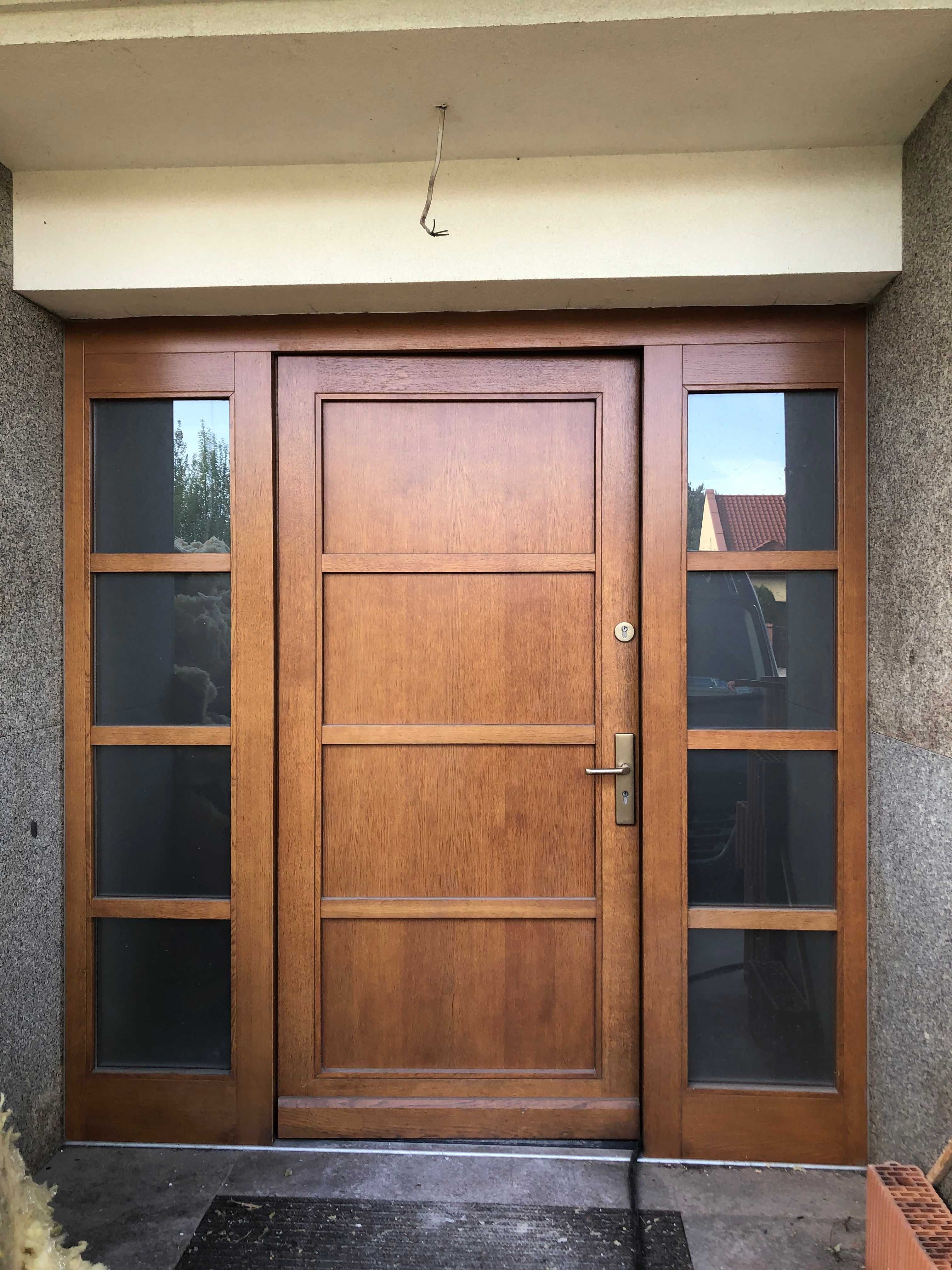 Drzwi wejściowe drewniane, 222cm na 224 cm, z szybami, drzwi 100cm