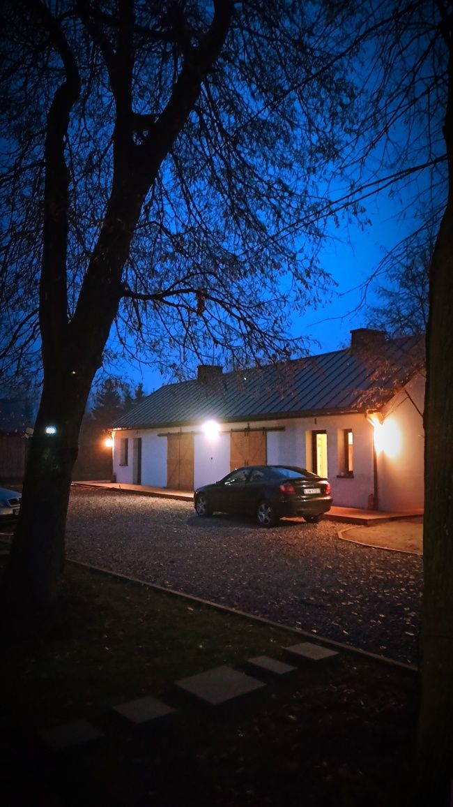 Nowy domek do 18 osób. Sauna, bania z jacuzzi. 90 km od W-wy.