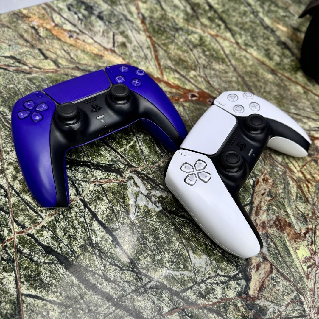 PS5 digital edition + 2 джойстика + навушники Pulse 3D + підставка