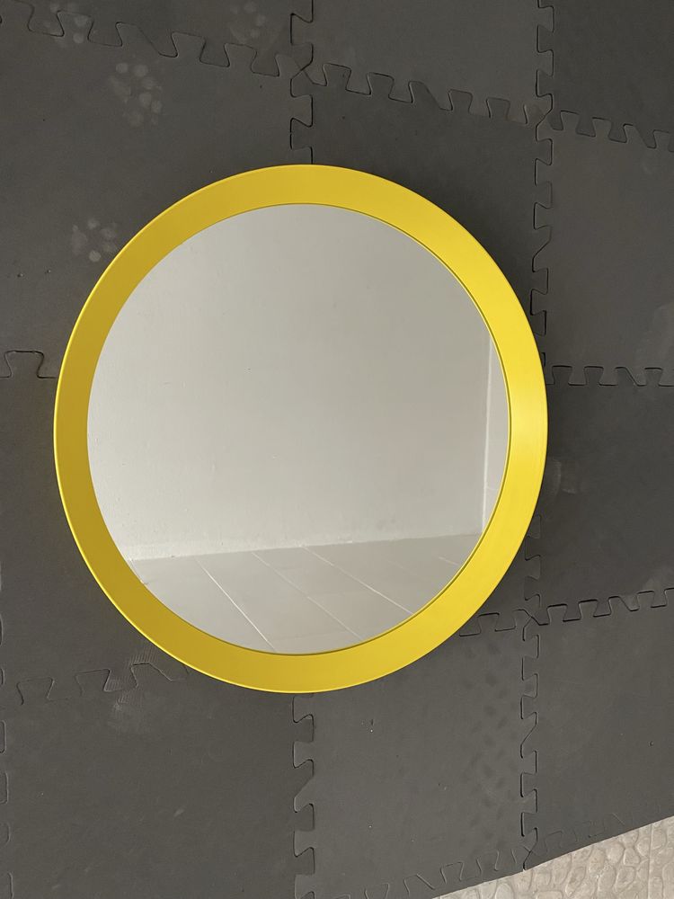 Espelho Ikea amarelo