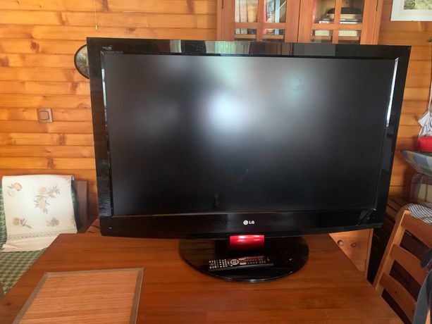 telewizor LG modelLF76-ZB full HD z matrycą 42 cale stan ideallny
