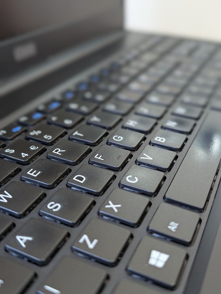 2021р. Ноутбук Toshiba Stone Pro P105E/i5-10210U/8GB/256/FHD/IPS/15.5