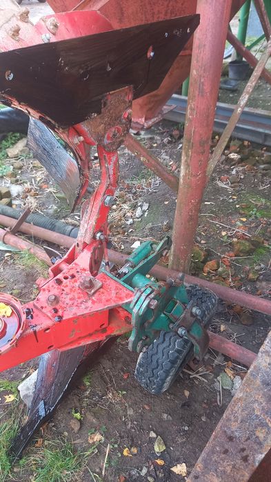 Sprzedam pług obrotowy kverneland