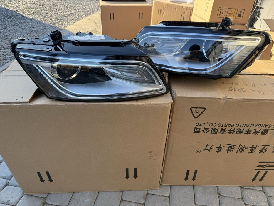 Фари AUDI Q5 2013-2017 роки  8R0 ксеон права та ліва