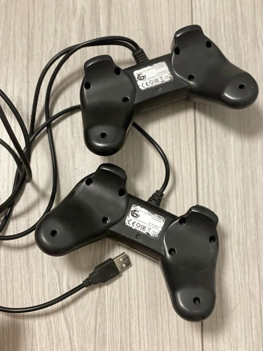 Парні провідні джойстики