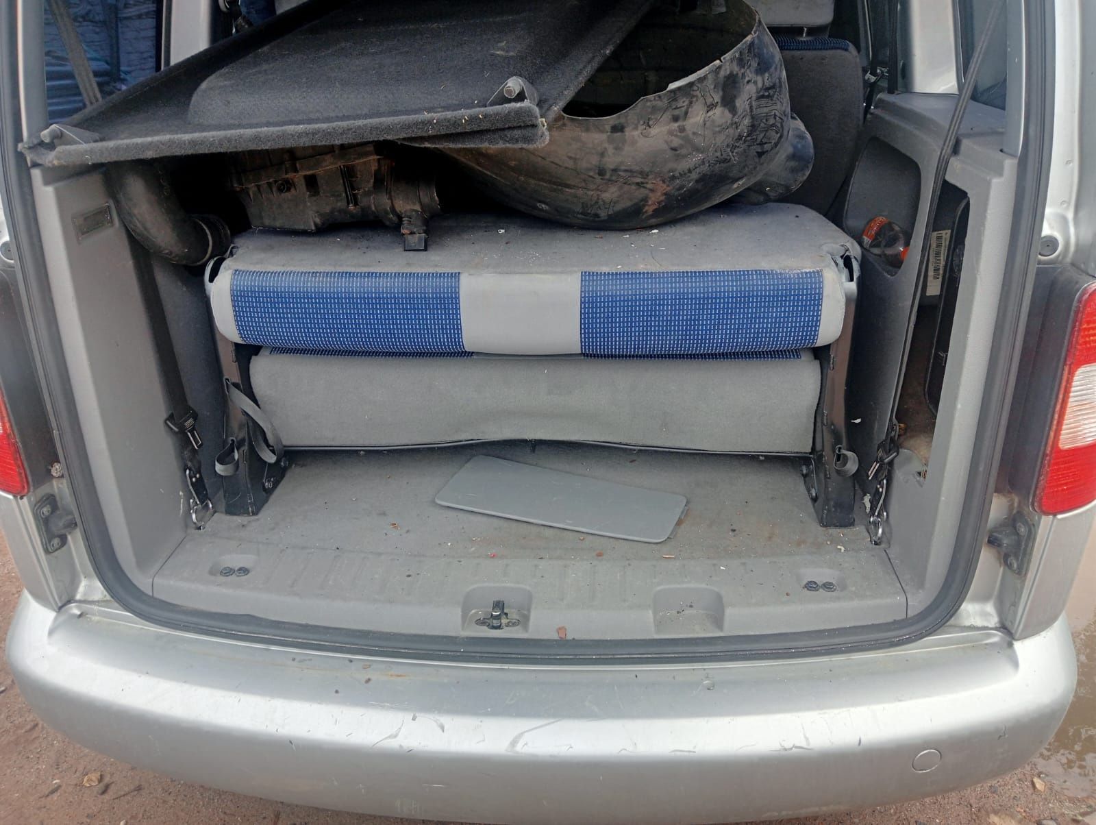 Caddy 1.9  7 osobowy bls klima
