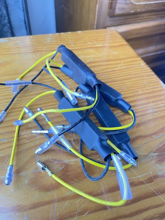 Piscas moto em Led e 4 resistencias