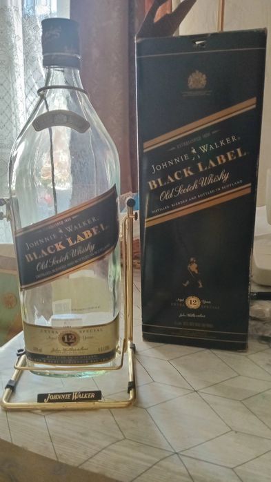 Посуда разная(блюда,ложки,вилки стаканы,сервизы,бутылки