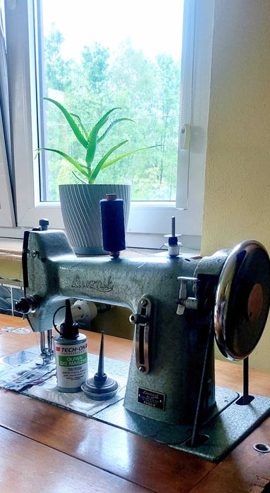 Sprzedam sprawną maszynę do szycia Lucznik.