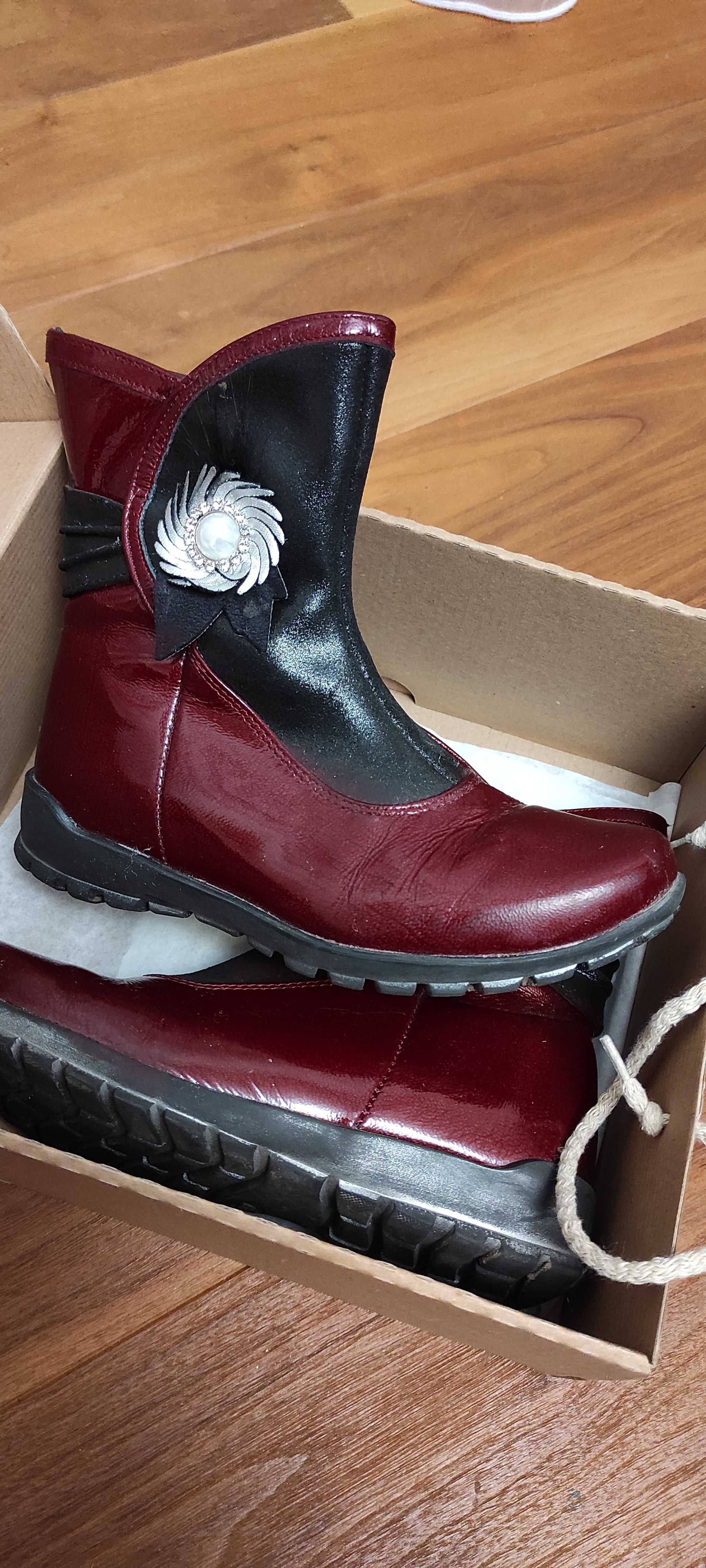 buty dla dziewczynki botki bordowe rozmiar 32 z firmy BARTEK