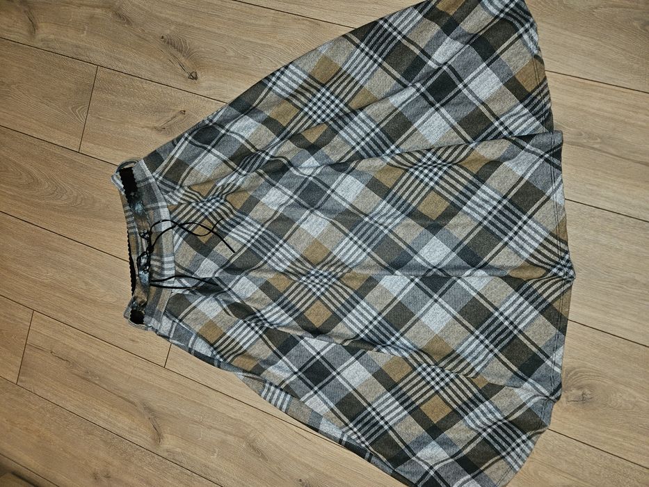 Piękna dzianinowa spódnica Unisono r. 38