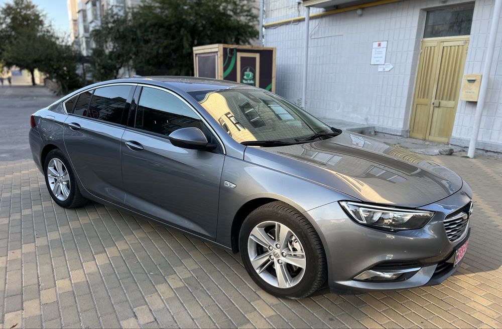 Продам авто Opel Insignia 2018 економне,якісне авто