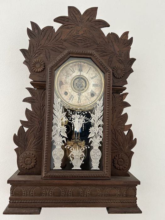 Relogio de parede com pendulo antigo