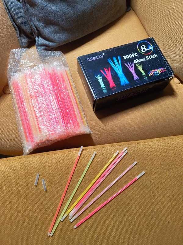 Glow sticks świecące, fluorescencyjne pałeczki 20cm 297 sztuk