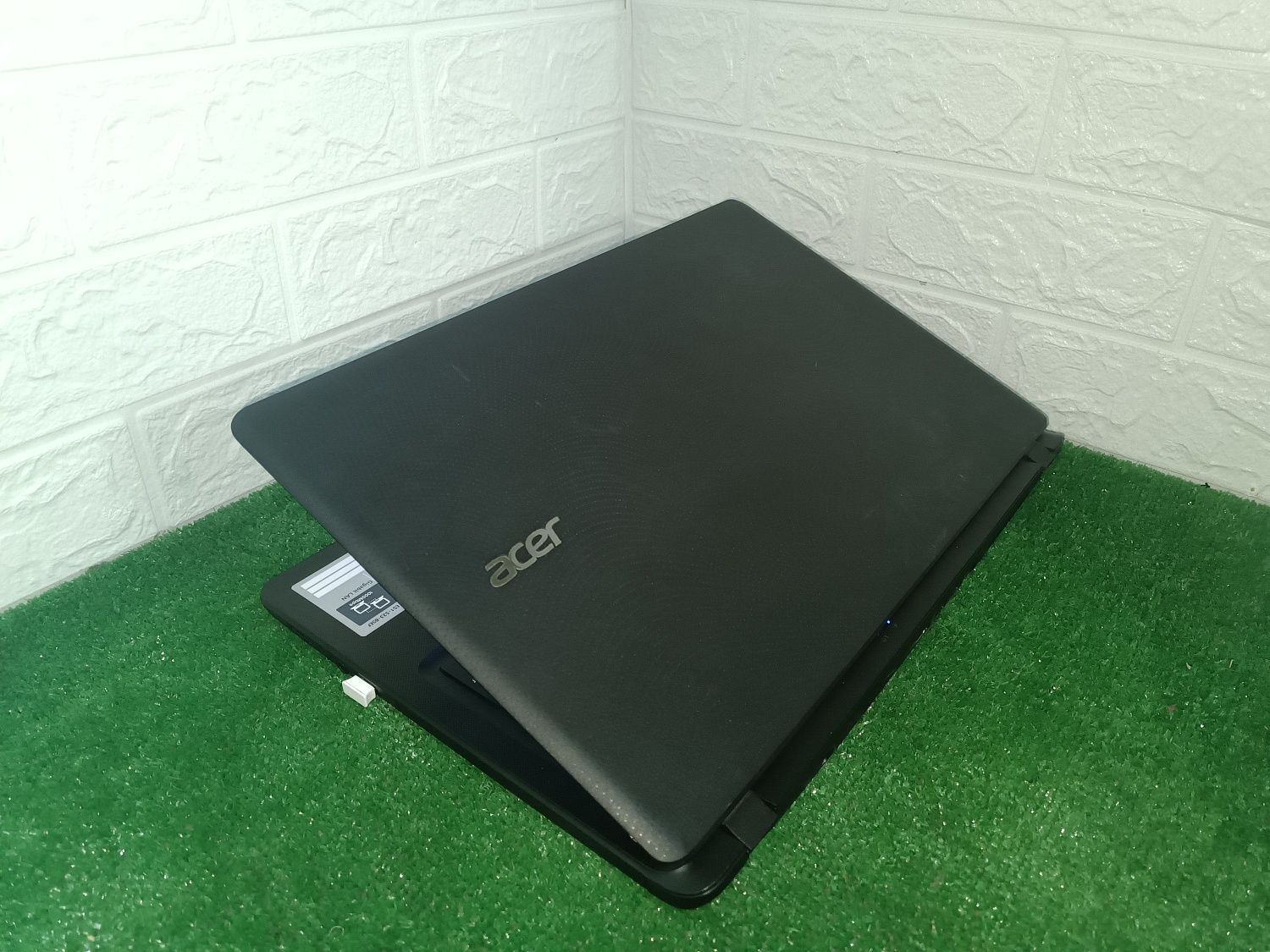 Ноутбук acer 15.6/Amd A8-7410/8gb ram/ssd 240 gb