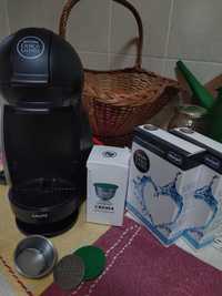 Máquina de Café Dolce Gusto + Cápsula reutilizável + produto limpeza