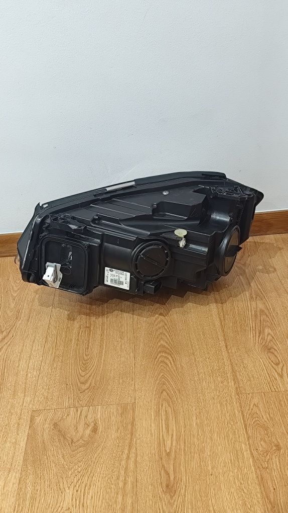 Farol Ótica Óptica Xénon Direita Original Mercedes Classe A W176