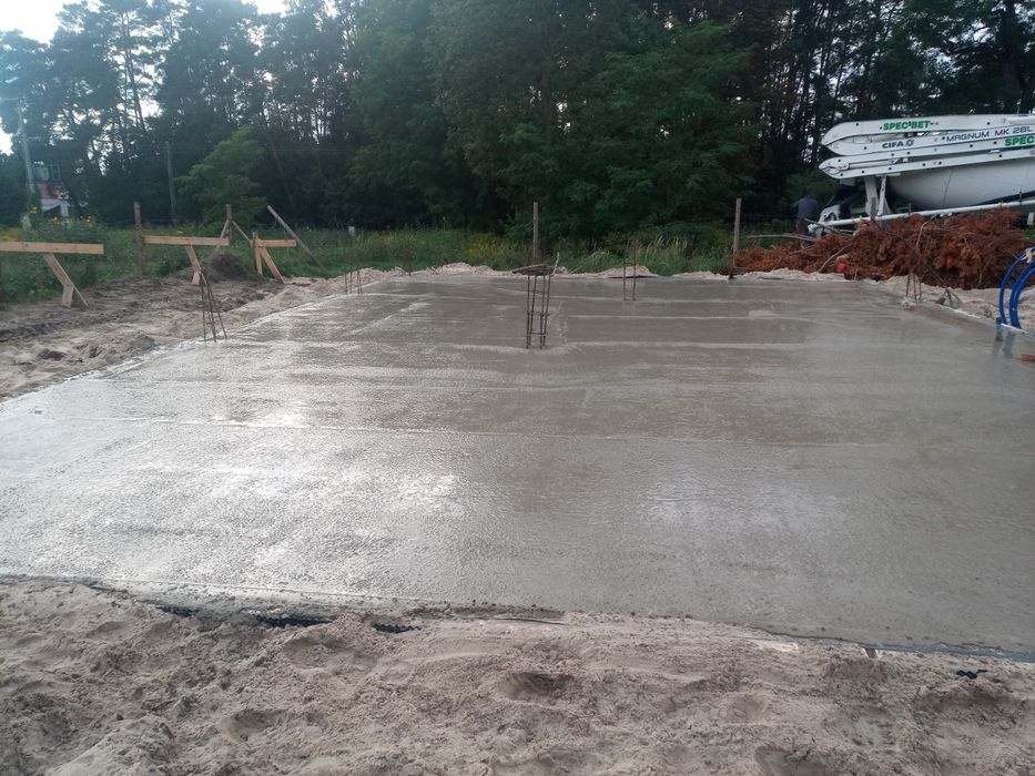 Budowa stanu surowego