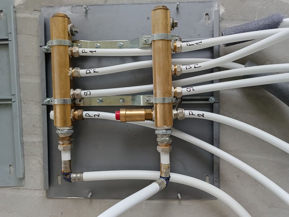 Sprzedam Rozdzielacz Używany w Bardzo Dobrym Stanie .