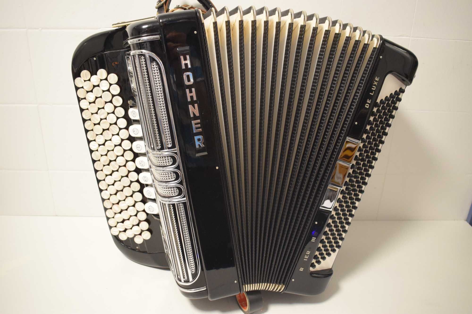 Acordeon Hohner Riveira III N 3 Voz, 156