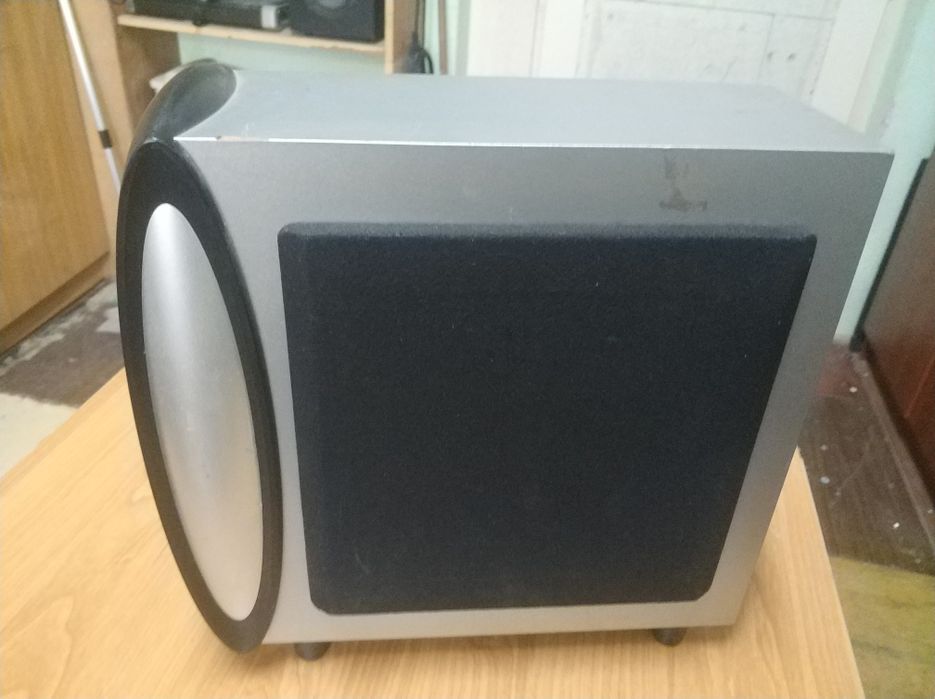 Subwoofer clarus