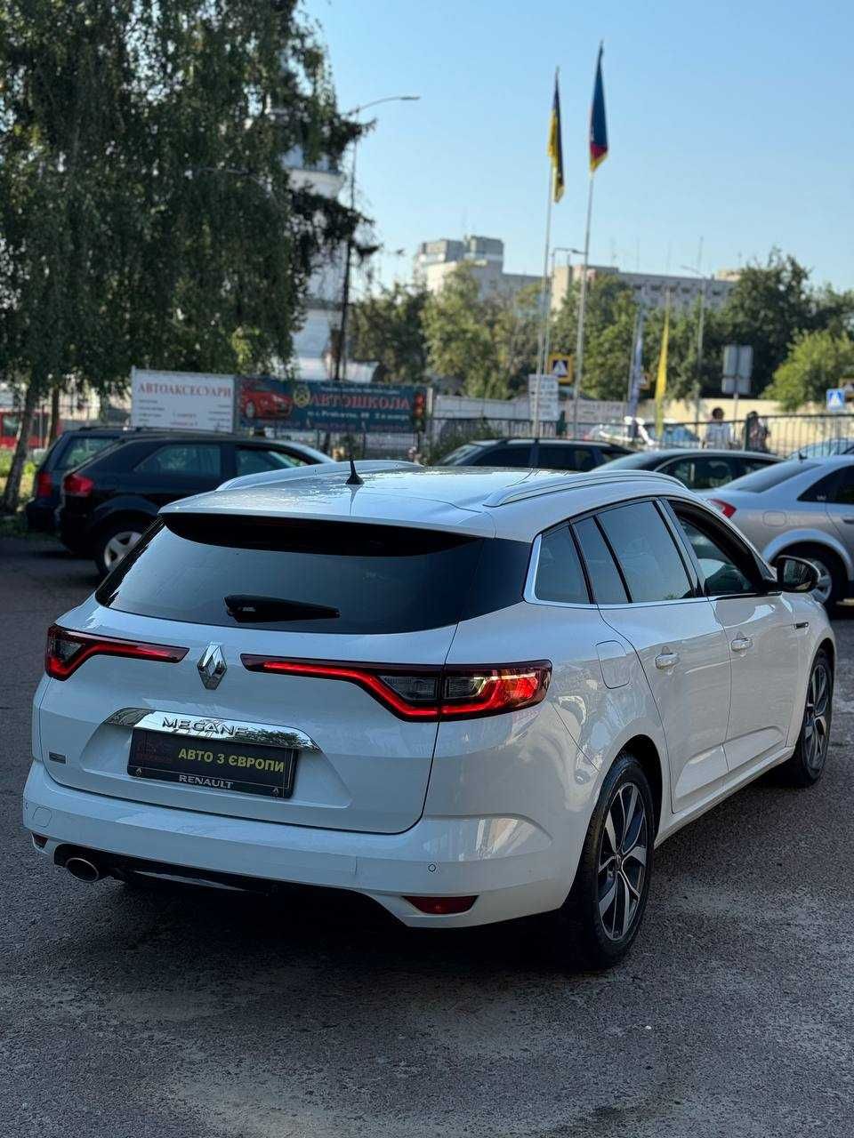 Пропонуємо автомобіль Меган 4 в кредит з першим внеском від 1000$