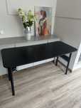 Czarne biurko IKEA