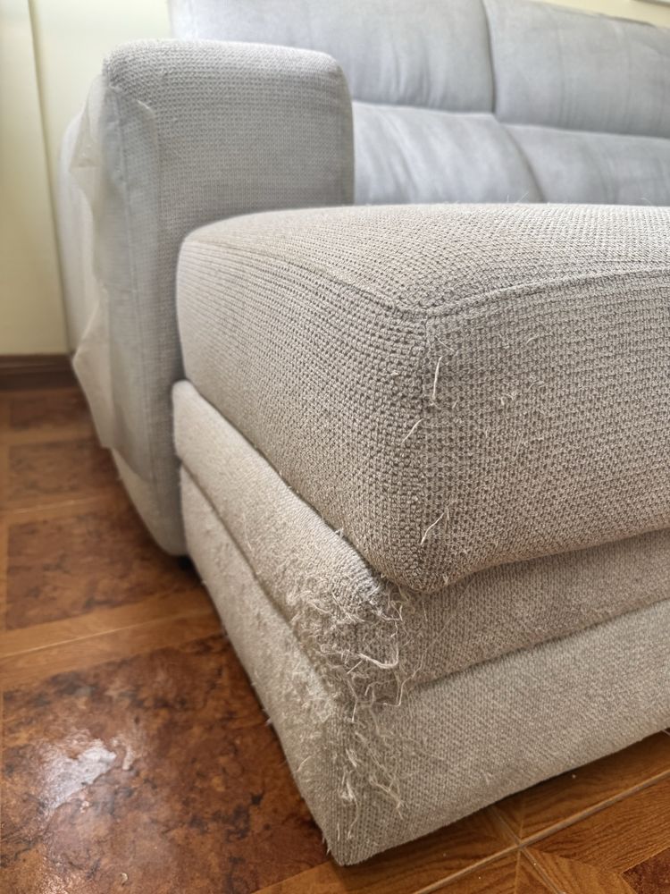 Sofá chaise-longue cinza - GATO PRETO