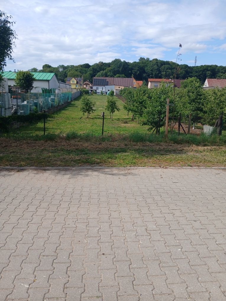 Działka na sprzedaż