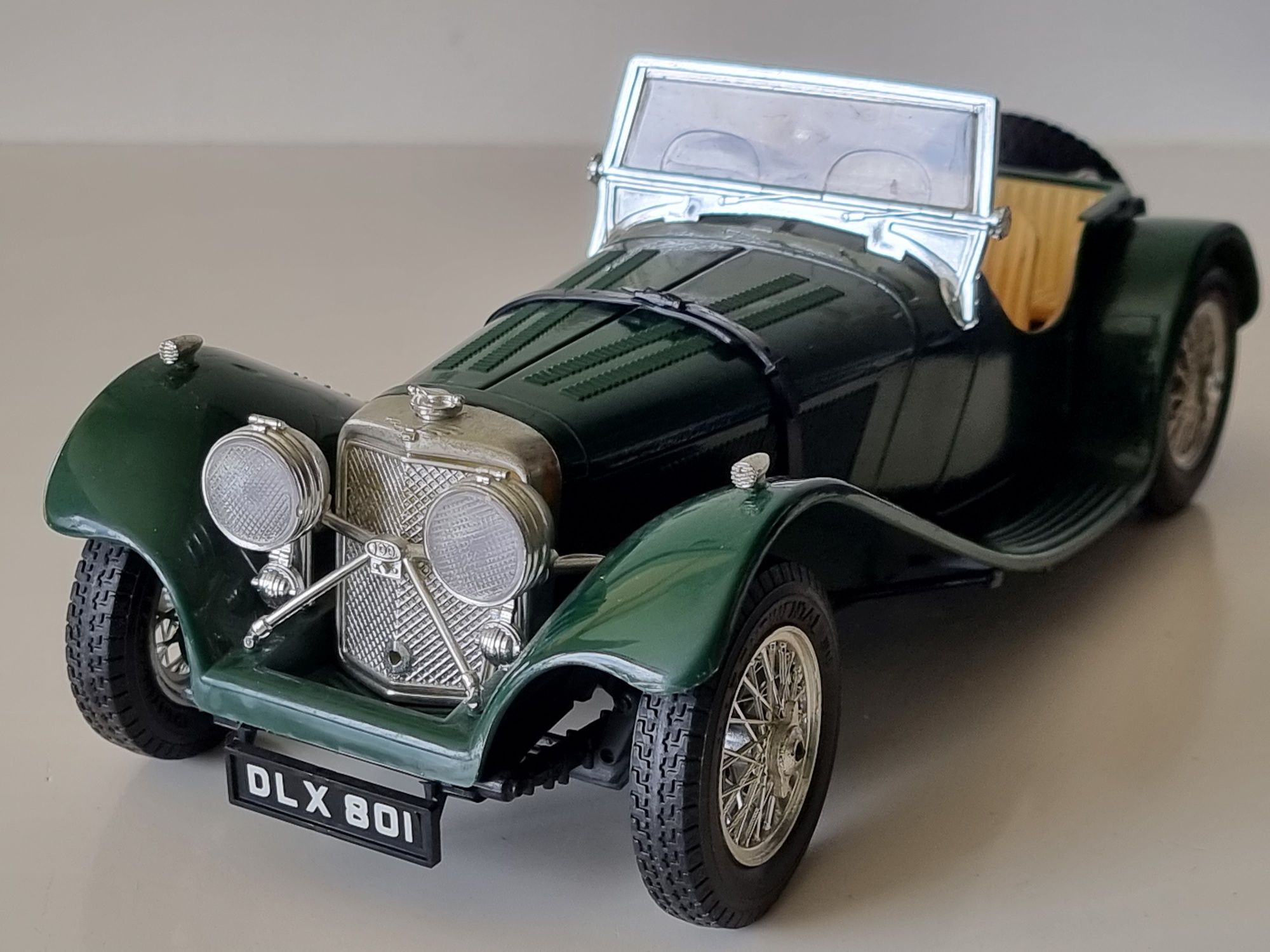 Jaguar SS 100 ano 1937 escala 1/18