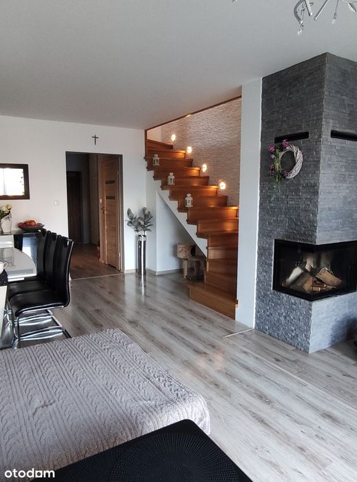 Dom szeregowy 85m z kominkiem ,ogrodem, tarasem i pełnym wyposażeniem