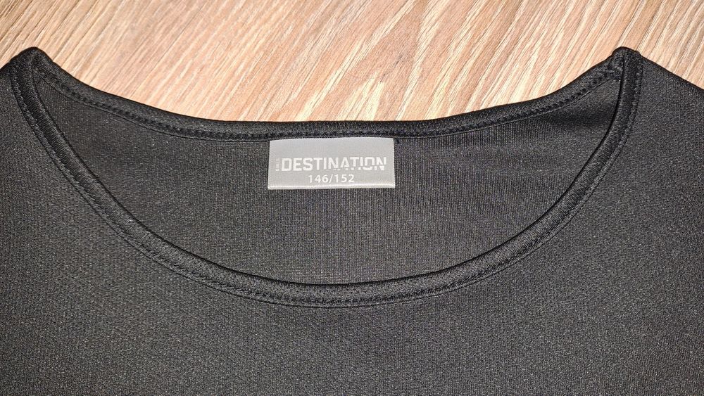 Czarna sportowa bluzka, t-shirt by Pepco.