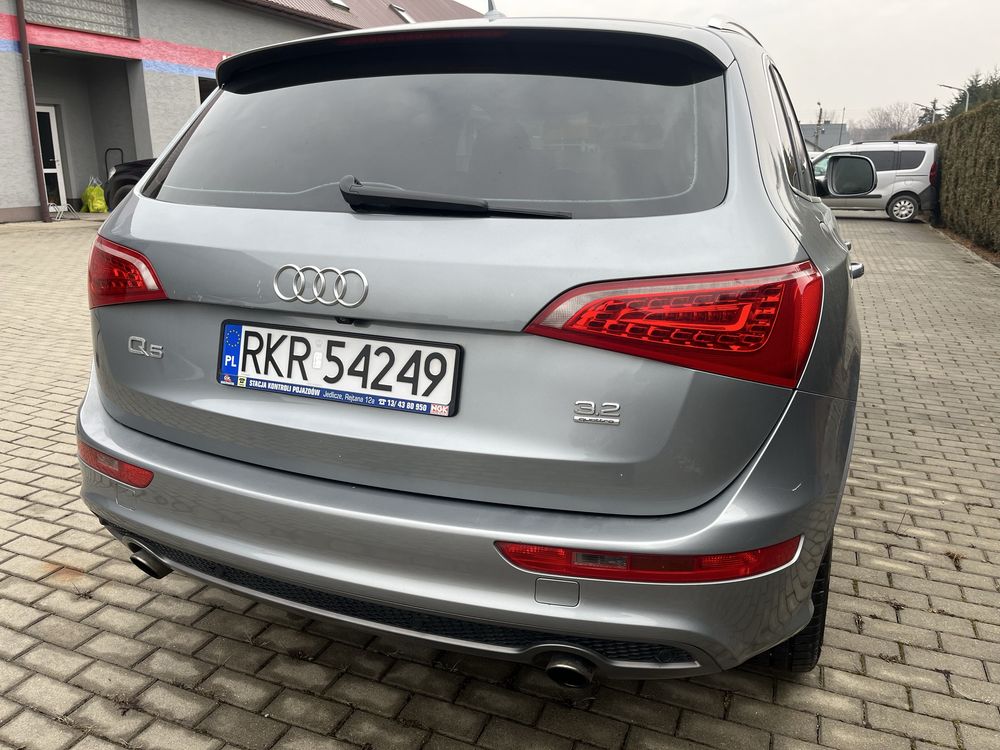Audi Q5 3.2FSi 270km  2010r s-line