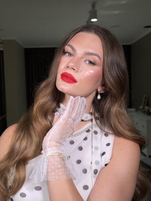 makijaż, upięncie włosów