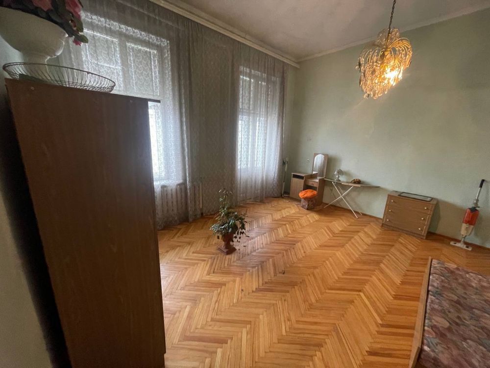 Продаж квартири в центрі Коломиї поблизу писанки