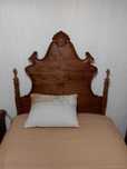 Quarto Completo: Cama Solteiro, Mesa Cabeceira, Cadeira e Escrivaninha