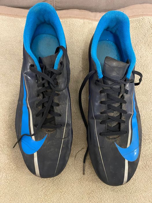 Buty piłkarskie Nike wkręty