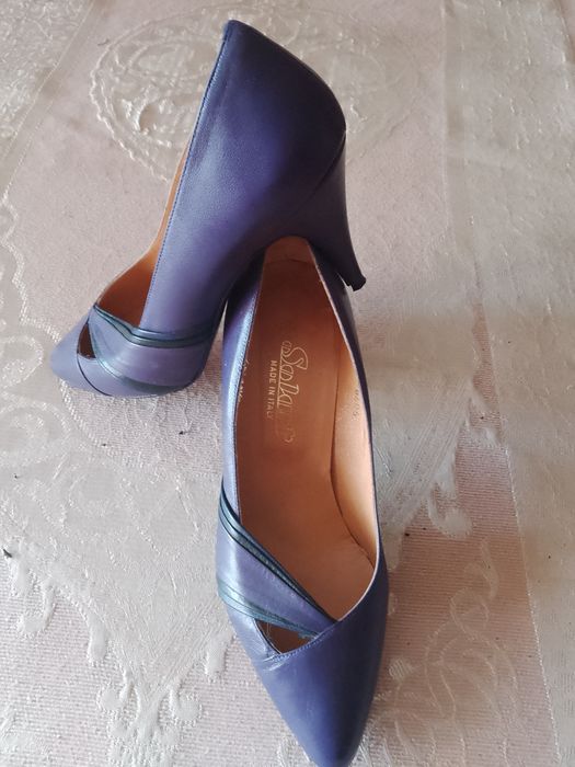 Продам женские туфли