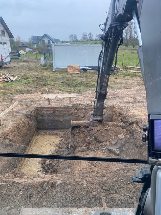 Usługi Koparką Ełk Olecko wykopy, prace ziemne, Mecalac 714