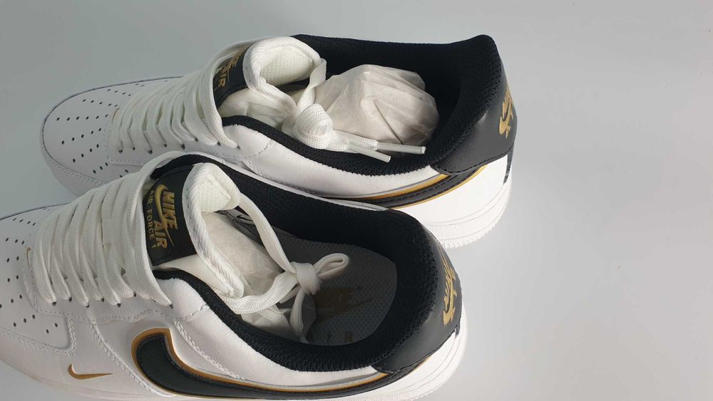 Buty Męskie NIKE AIR FORCE 1 r. 44,5 Sneakersy Skórzane