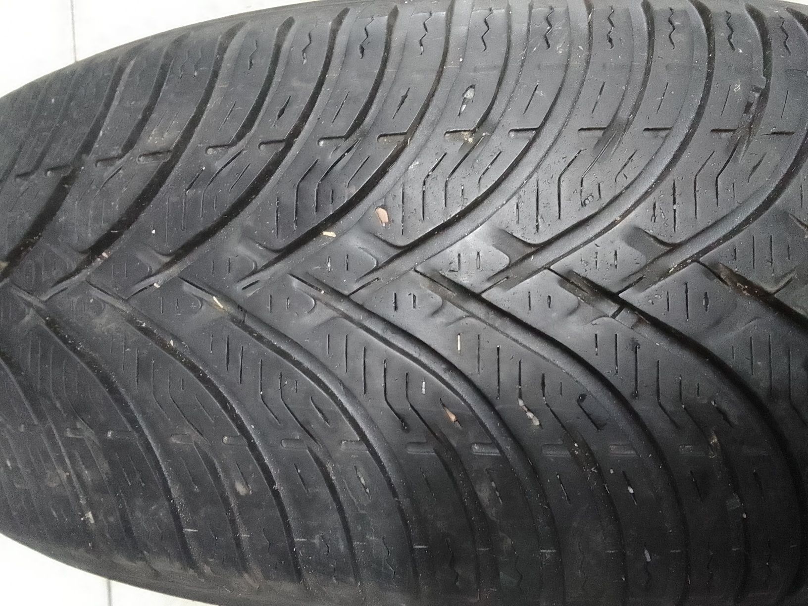 Opona zimowa 195/65r15 BF GOODRICH 2021r 6mm