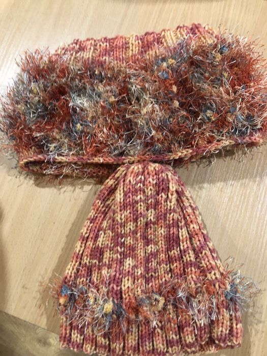 Шапка і горлишко нові