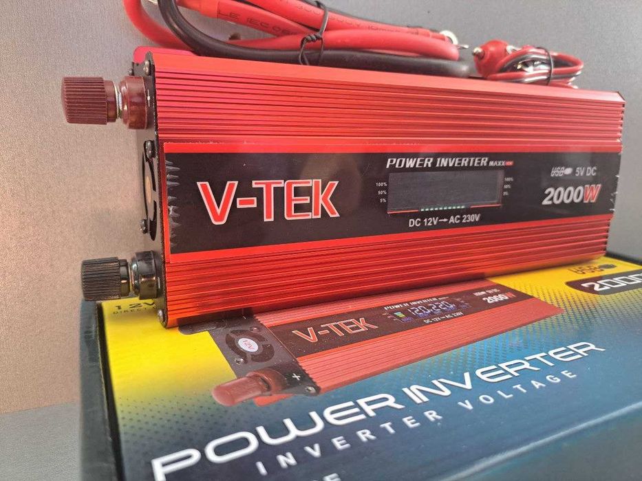 Инвертор 12V-220V преобразователь 2000W Інвертор с дисплеем