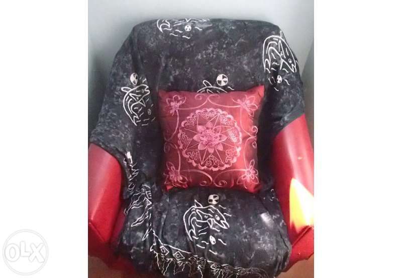 Sofá individual vermelho com design - muito bonito