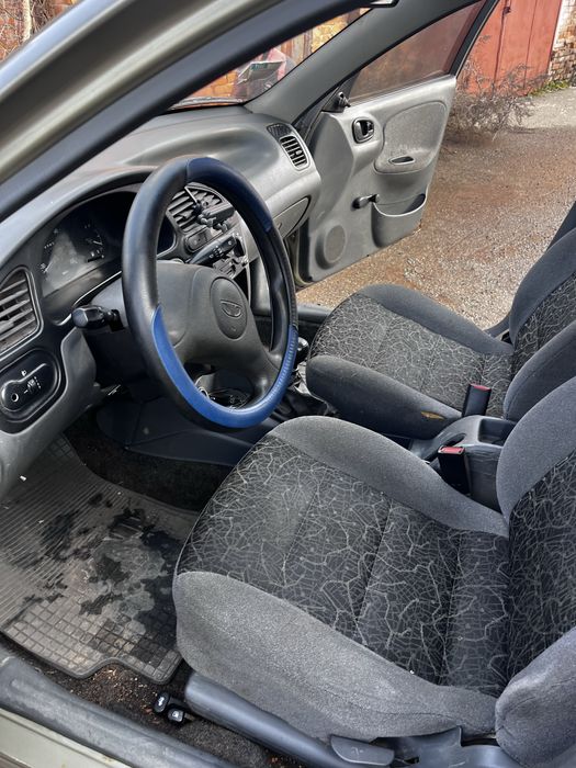 Автомобіль Daewoo Sens