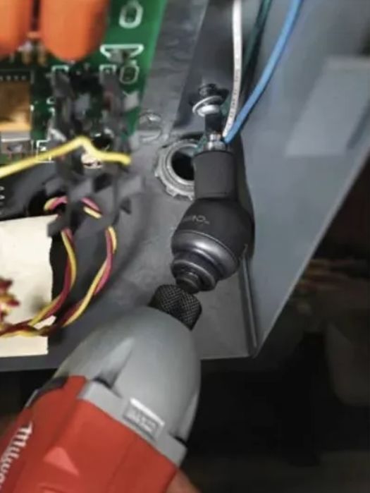 Угловая, кутова насадка KNUCKLE™SHOCKWAVE™ + 10 бит MILWAUKEE