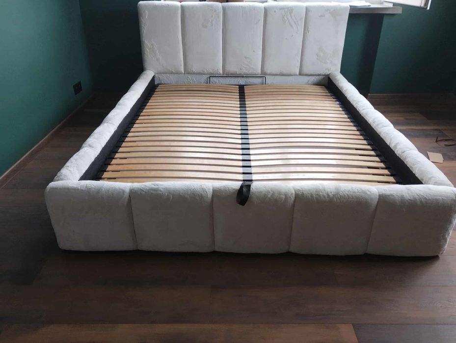 Łóżko SOFIA z pojemnikiem